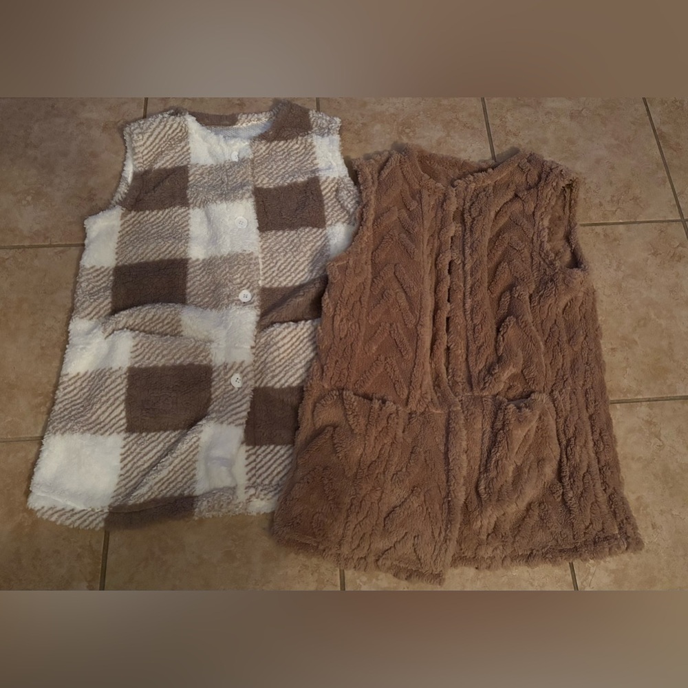 NWOT (2) Tan & White Faux Fleece Vests